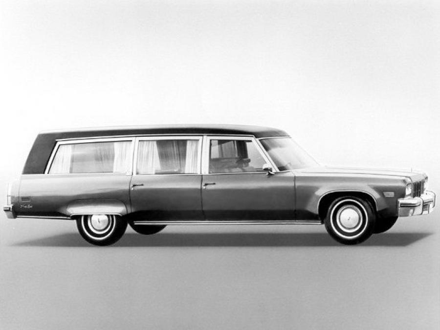 Oldsmobile 98 Cotington Funeral Car by Cotner-Bevington '1975